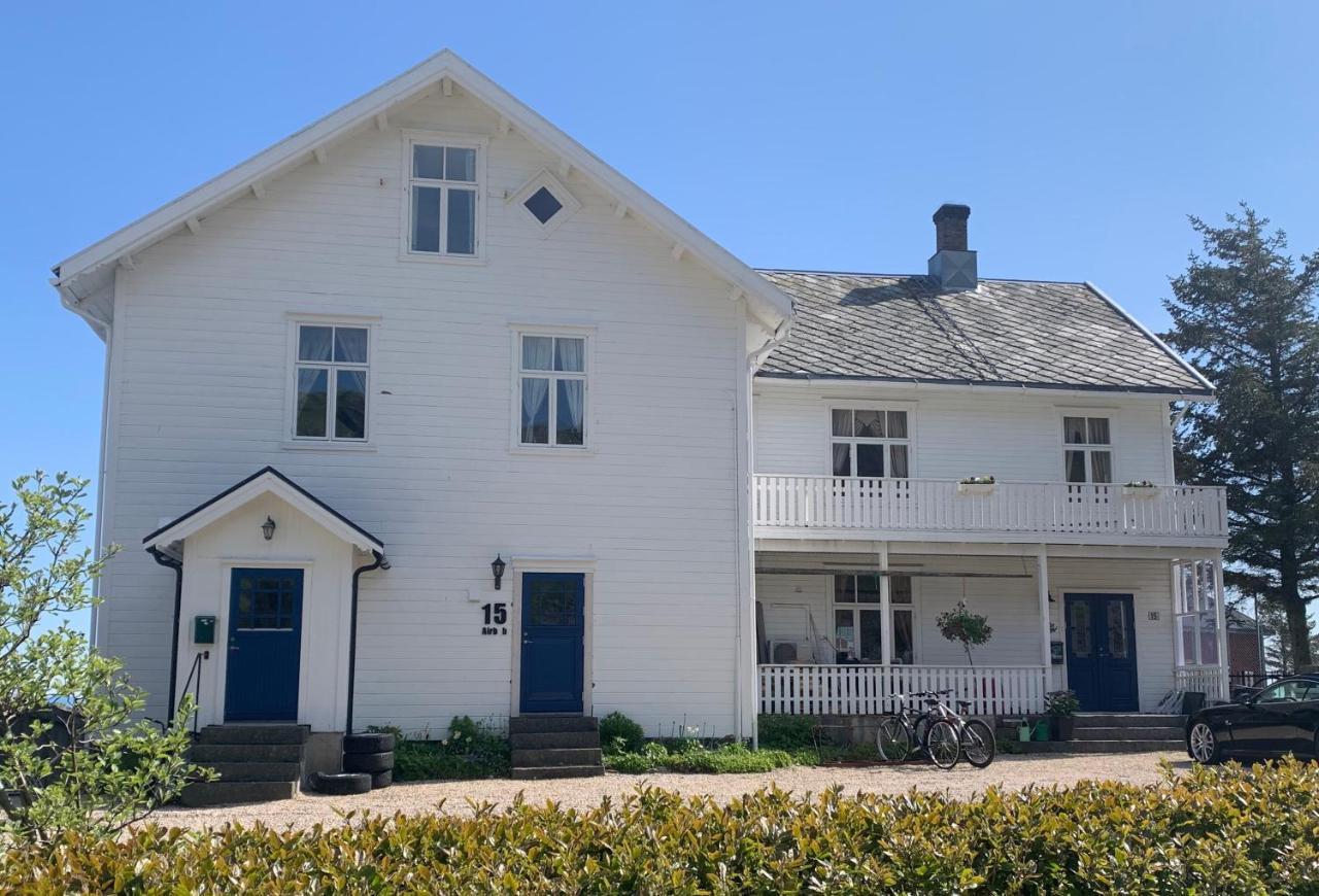 Angelas White House Stamsund Buitenkant foto